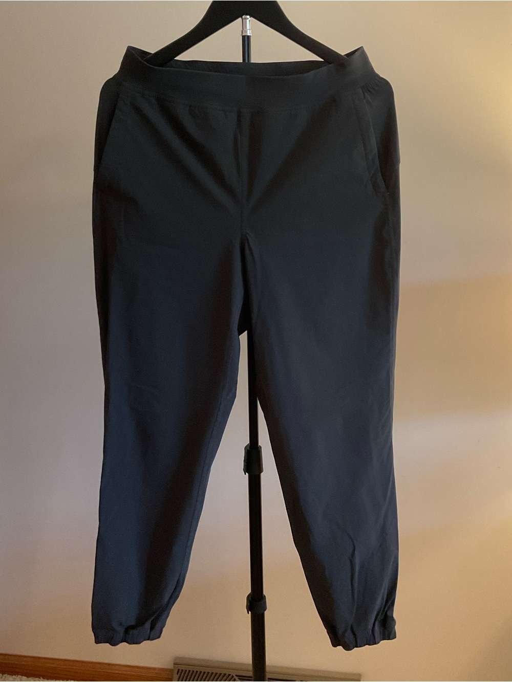 lululemon athletica dark gray Jogger Track Pants size S 6/8